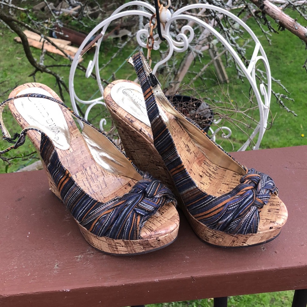 Wild Diva peep toe pumps 5.5